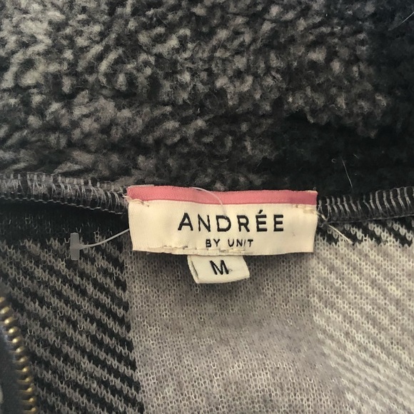Andree by unit black and white plaid zip pullover - Picture 3 of 4